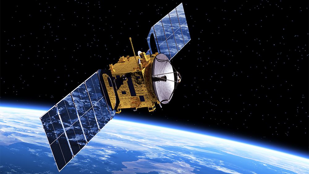 Scenario Modeling and Array Design for Non-Terrestrial Networks (NTNs)